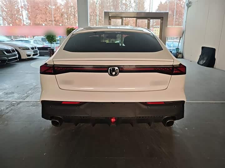 Фото 6 - Changan UNI-V