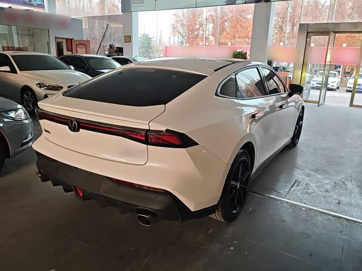 Фото 7 - Changan UNI-V