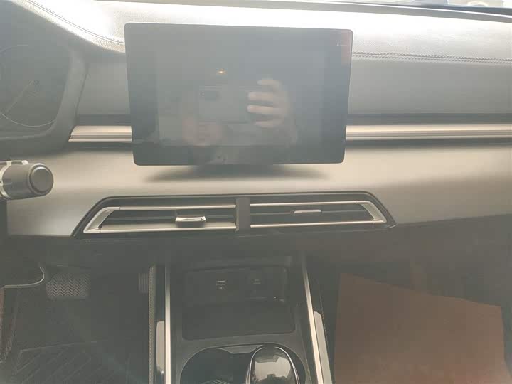 Фото 13 - BYD Qin