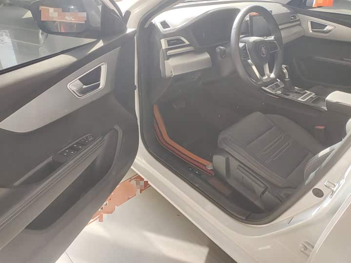 Фото 16 - BYD Qin