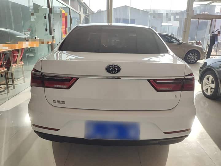 Фото 6 - BYD Qin