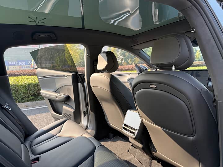 Фото 10 - XPeng G7