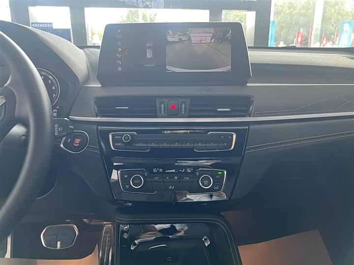 Фото 12 - BMW X2