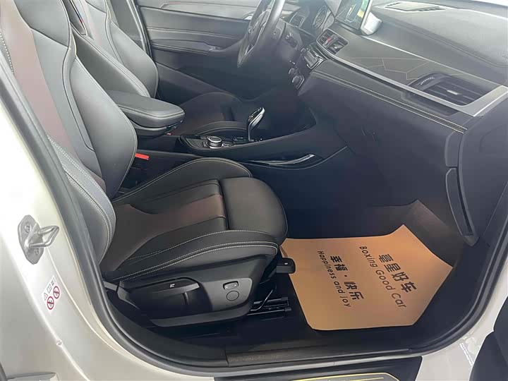 Фото 18 - BMW X2