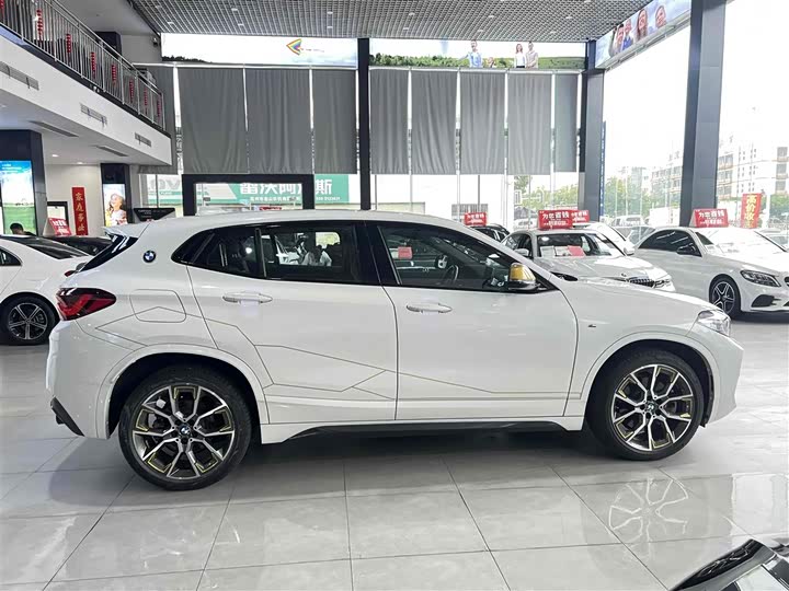 Фото 23 - BMW X2