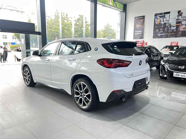 Фото 8 - BMW X2