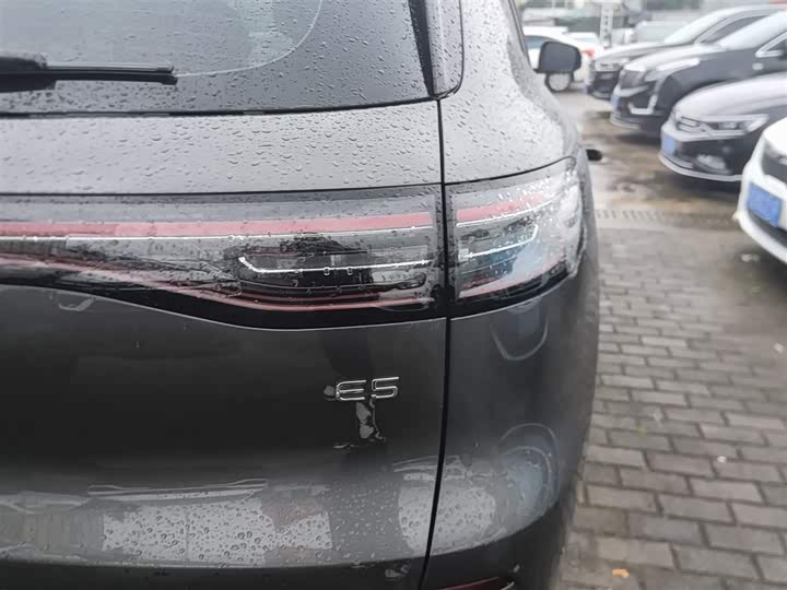 Фото 8 - Geely Galaxy E5