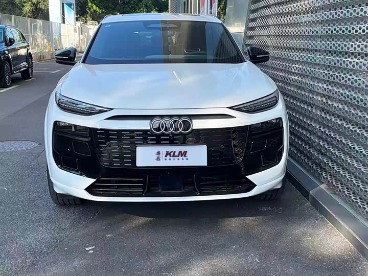 Фото 2 - Audi Q6L e-tron