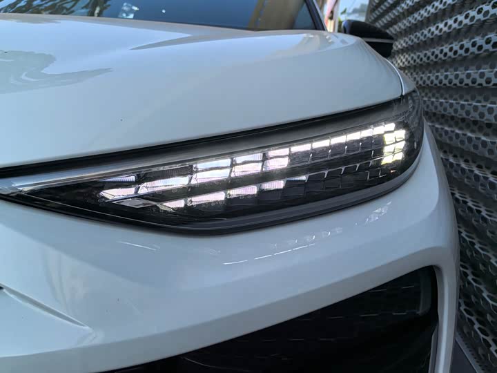 Фото 6 - Audi Q6L e-tron