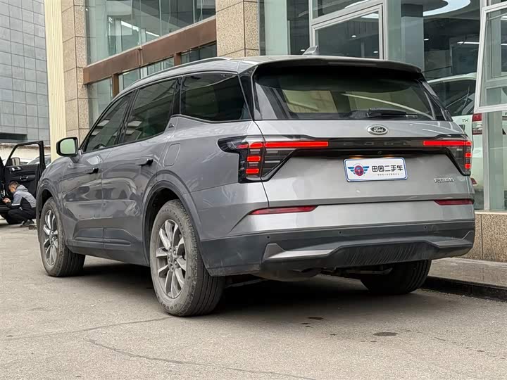 Фото 4 - Ford Edge