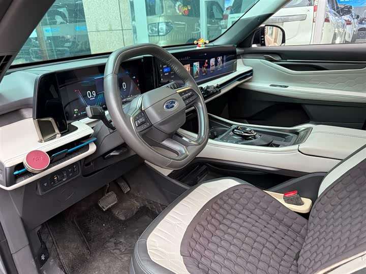 Фото 7 - Ford Edge