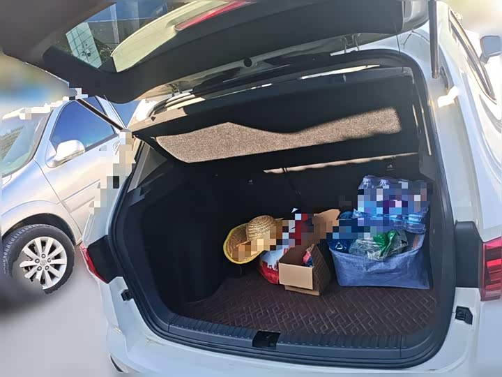 Фото 10 - Volkswagen Tharu