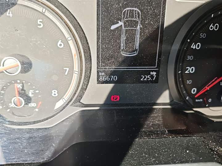 Фото 5 - Volkswagen Tharu