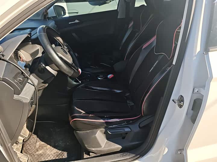 Фото 8 - Volkswagen Tharu