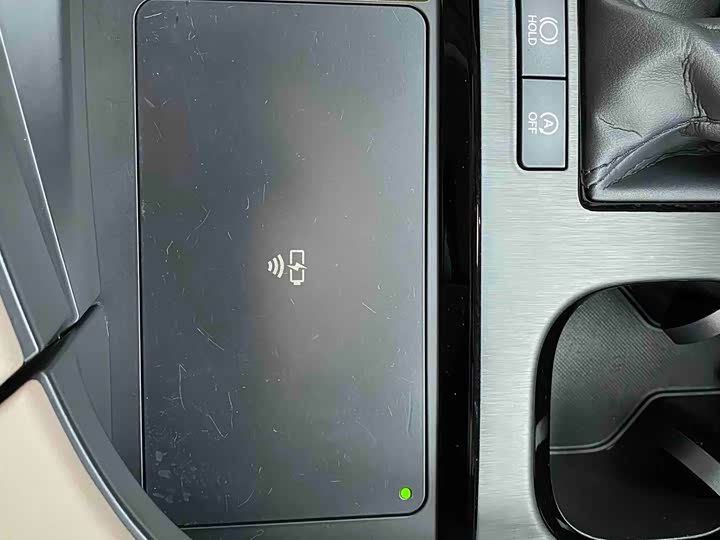 Фото 16 - Lexus ES