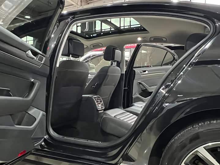 Фото 15 - Volkswagen Magotan