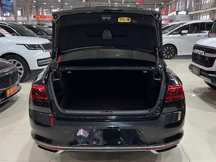 Фото 17 - Volkswagen Magotan