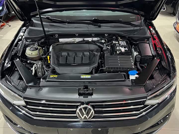 Фото 19 - Volkswagen Magotan