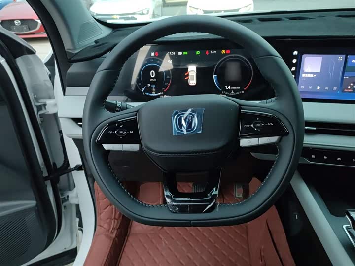 Фото 11 - Changan CS75 Plus