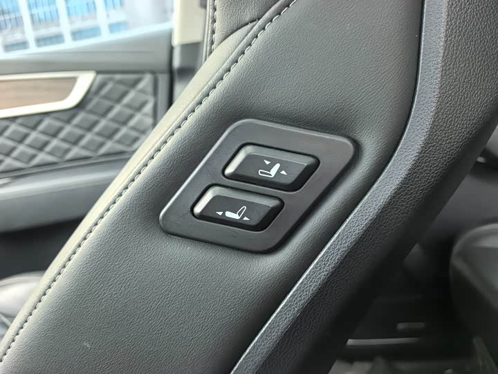 Фото 10 - Hongqi HS7