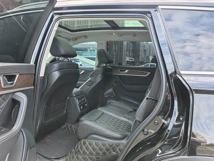 Фото 20 - Hongqi HS7