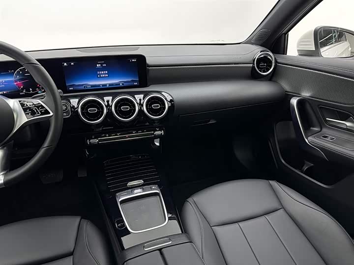 Фото 14 - Mercedes-Benz A-Class