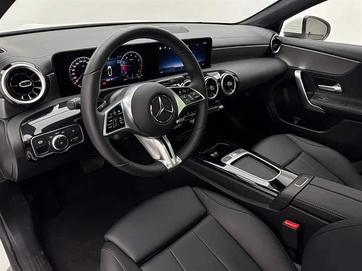 Фото 16 - Mercedes-Benz A-Class