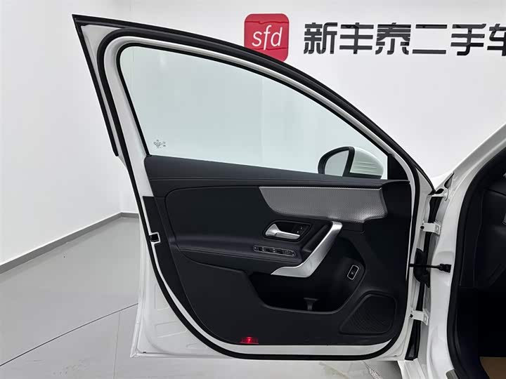 Фото 8 - Mercedes-Benz A-Class