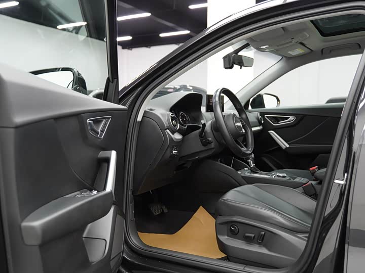 Фото 10 - Audi Q2L