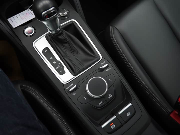 Фото 14 - Audi Q2L