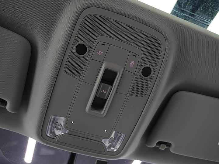 Фото 15 - Audi Q2L