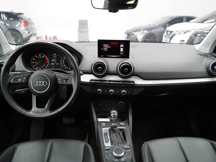 Фото 17 - Audi Q2L