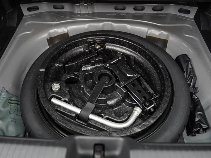 Фото 20 - Audi Q2L