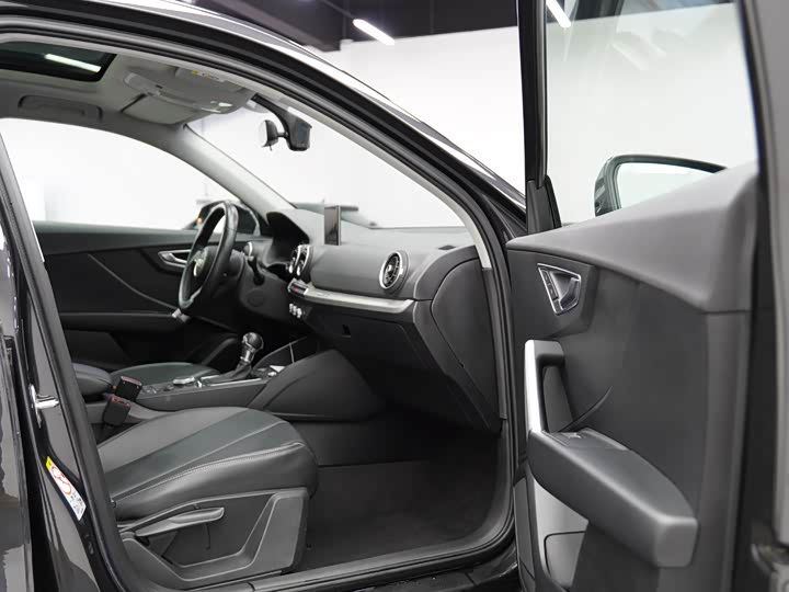 Фото 22 - Audi Q2L