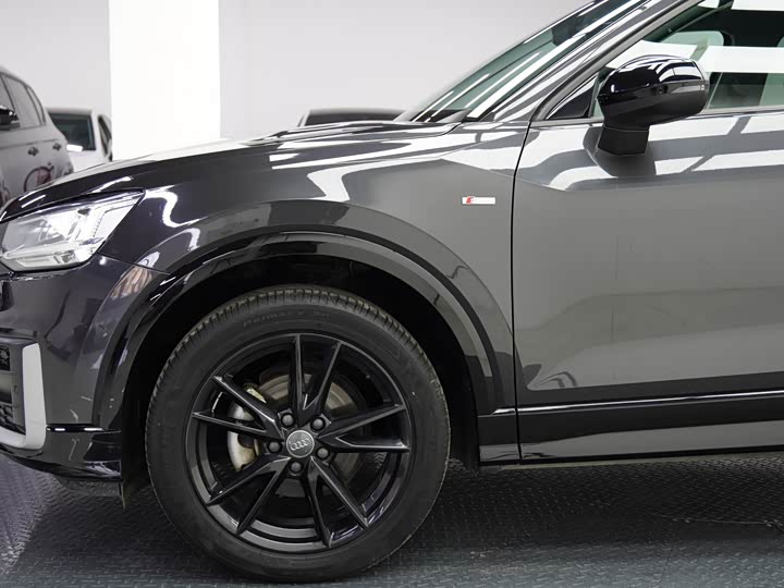 Фото 6 - Audi Q2L