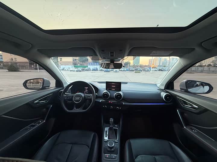 Фото 14 - Audi Q2L