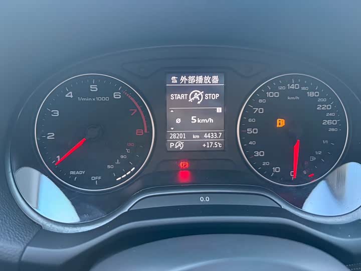 Фото 15 - Audi Q2L