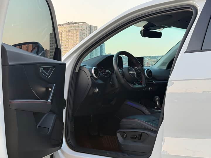 Фото 8 - Audi Q2L