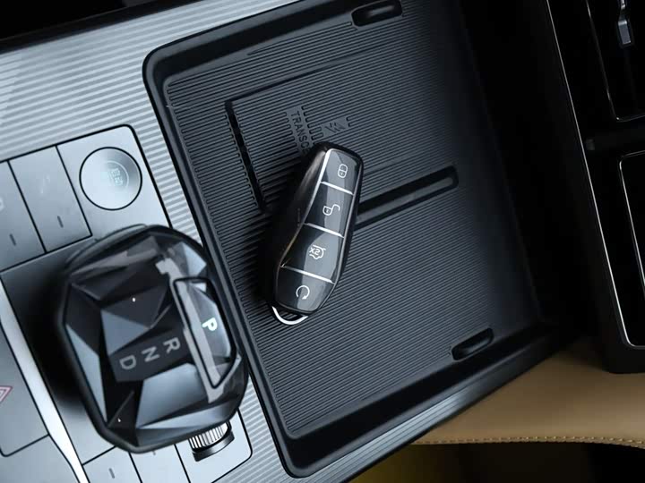 Фото 10 - BYD Song L DM-i Hybrid