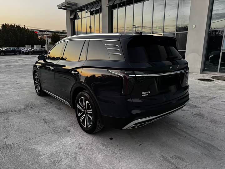 Фото 5 - Hongqi HS7