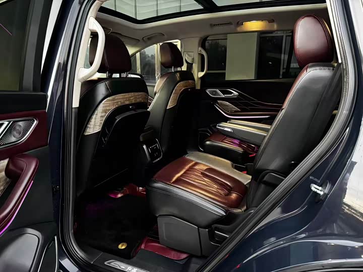 Фото 7 - Hongqi HS7