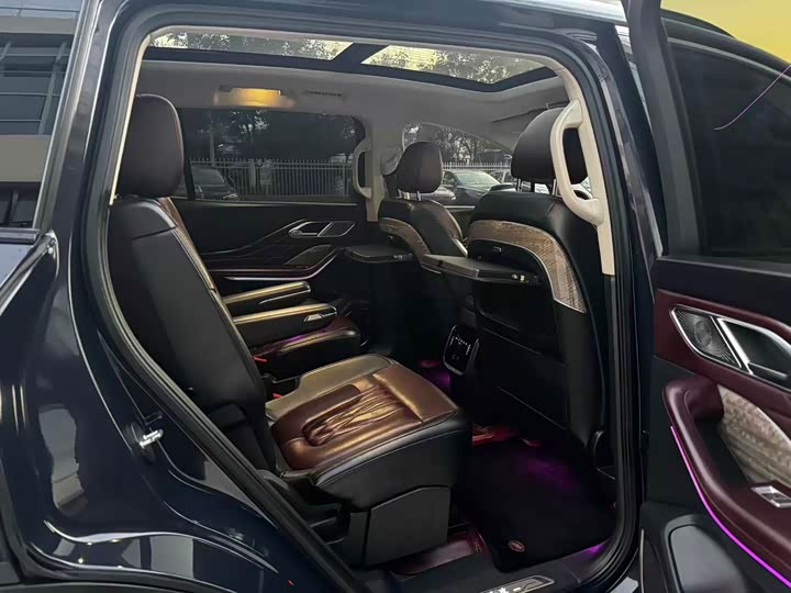 Фото 8 - Hongqi HS7