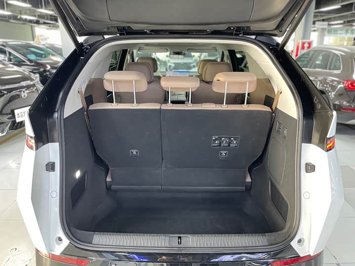 Фото 14 - XPeng X9