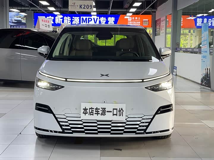 Фото 2 - XPeng X9