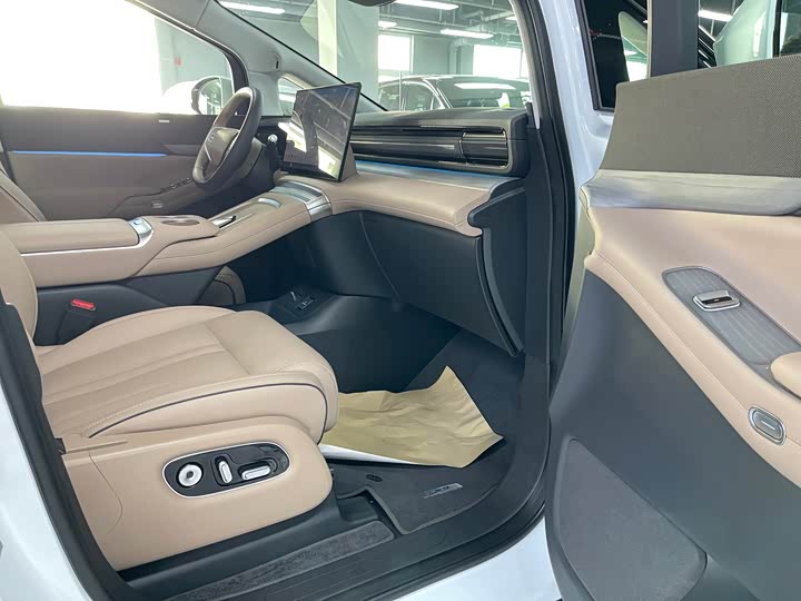 Фото 6 - XPeng X9