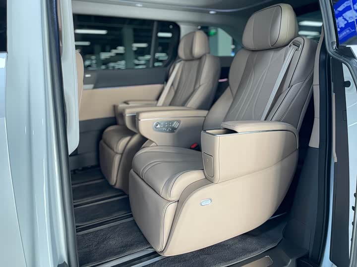 Фото 9 - XPeng X9