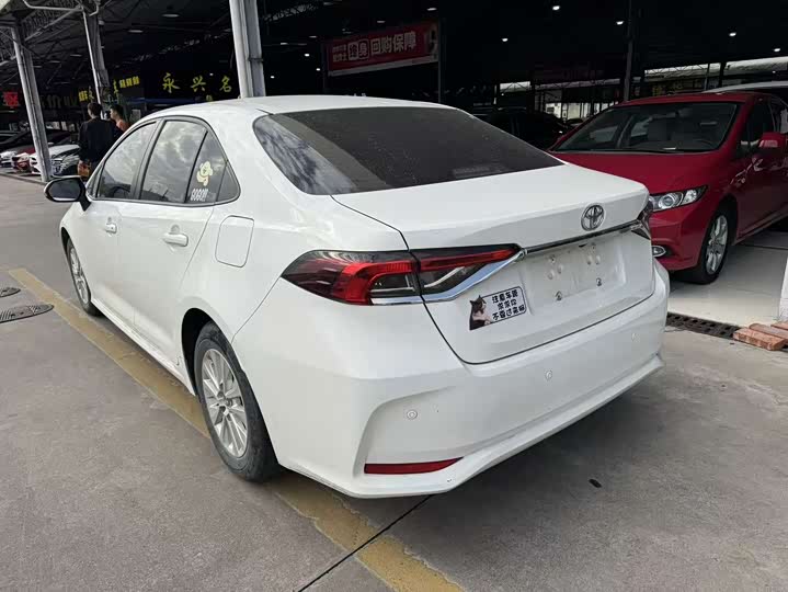 Фото 5 - Toyota Corolla