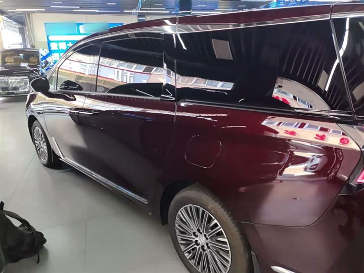 Фото 5 - Buick GL8 Hybrid