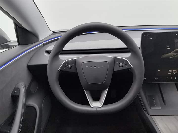 Фото 11 - Tesla Model 3