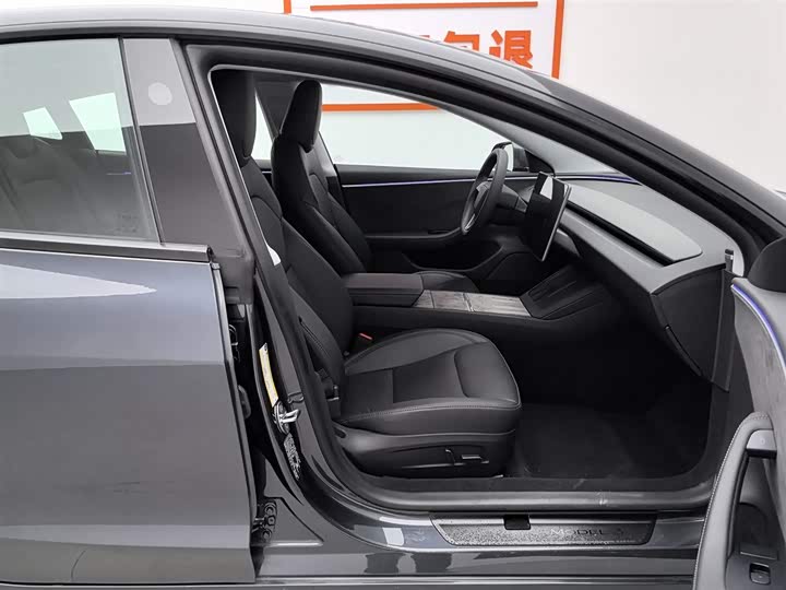 Фото 23 - Tesla Model 3